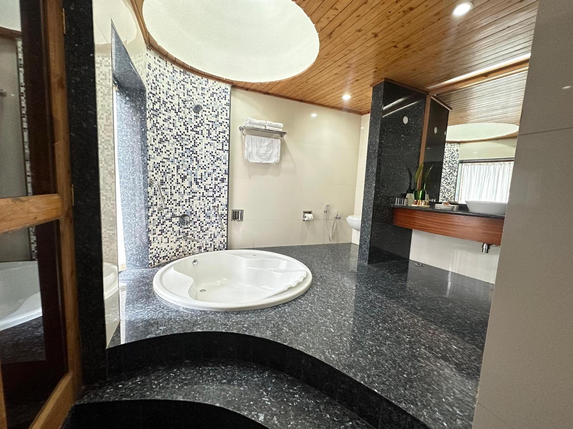 מנאלי Manuallaya The Resort & Spa מראה חיצוני תמונה